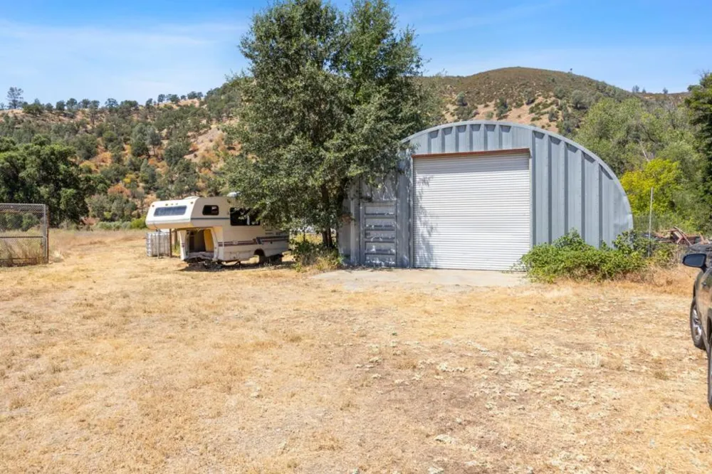 1633 New Long Valley Road Clearlake Oaks, CA 95423