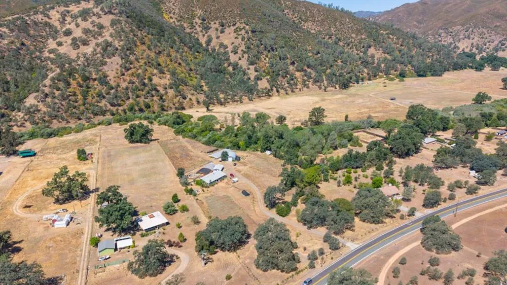 1633 New Long Valley Road Clearlake Oaks, CA 95423