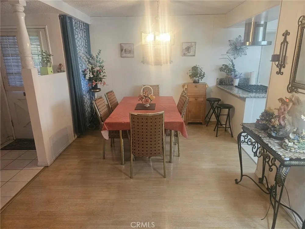 10883 Vinedale Sun Valley, CA 91352