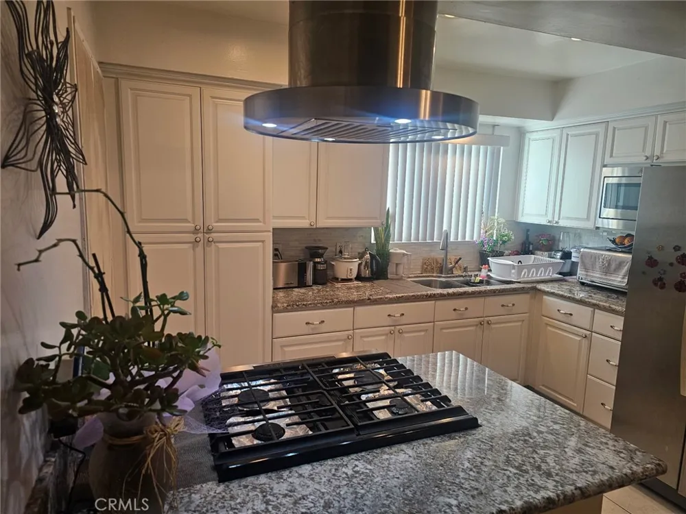 10883 Vinedale Sun Valley, CA 91352