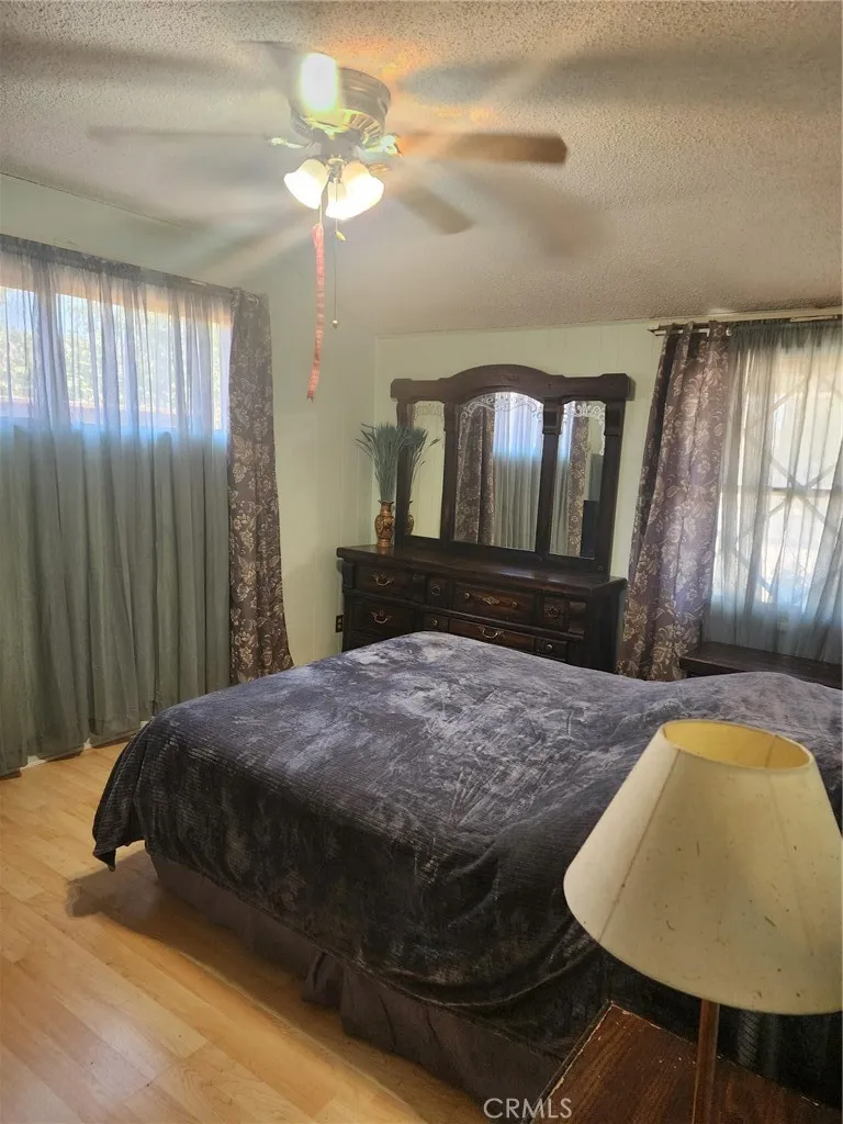 10883 Vinedale Sun Valley, CA 91352