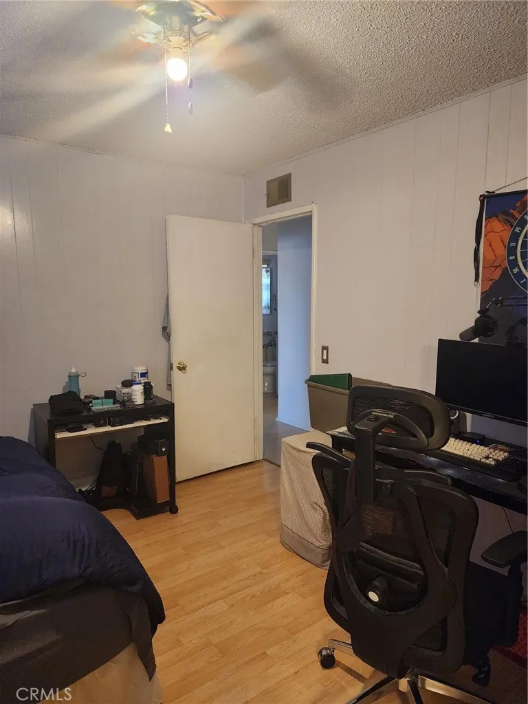 10883 Vinedale Sun Valley, CA 91352