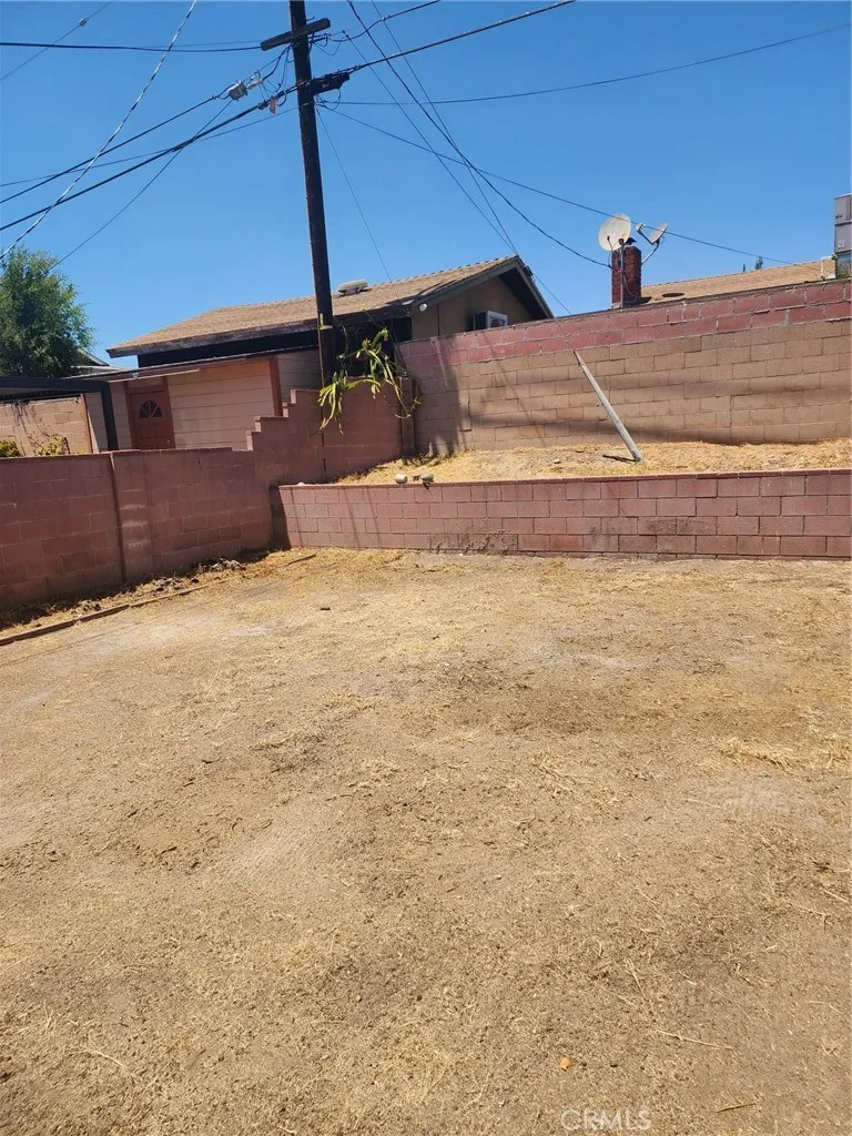 10883 Vinedale Sun Valley, CA 91352