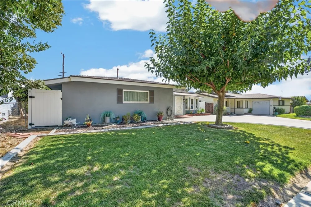 230 E Pioneer Redlands, CA 92374