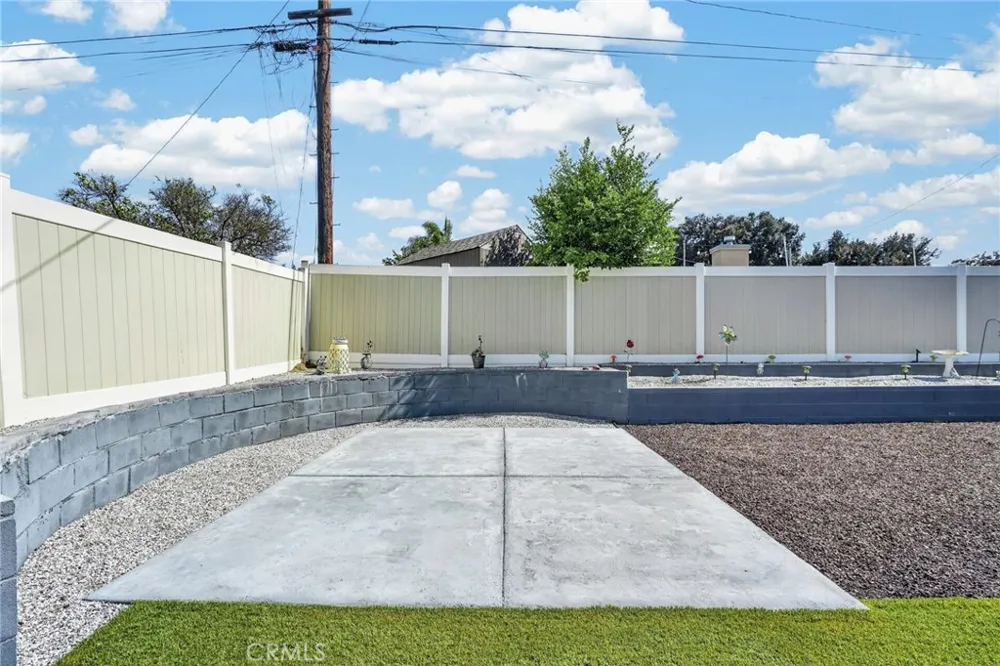 230 E Pioneer Redlands, CA 92374