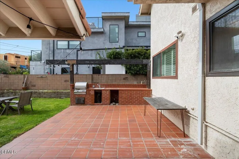 2222 Pier Avenue Santa Monica, CA 90405