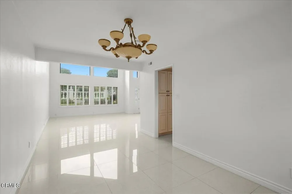 2222 Pier Avenue Santa Monica, CA 90405
