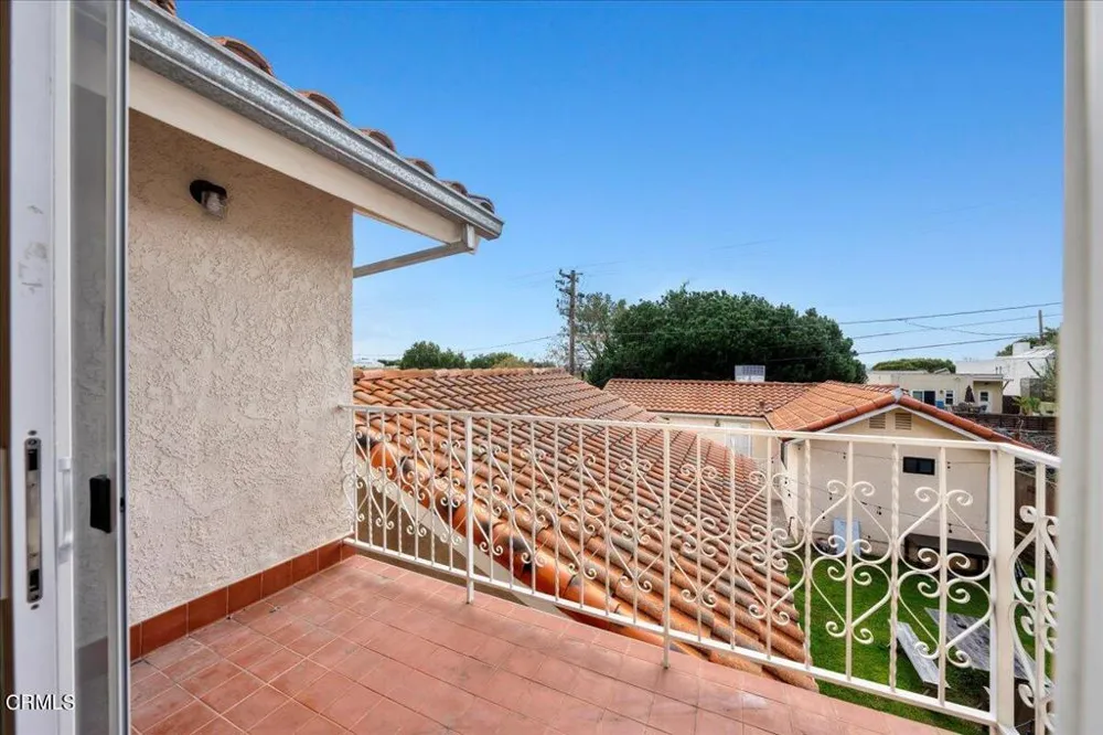 2222 Pier Avenue Santa Monica, CA 90405