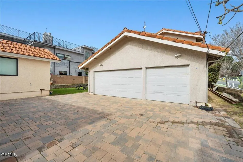 2222 Pier Avenue Santa Monica, CA 90405