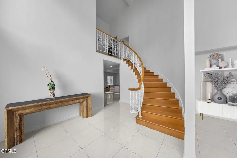 2222 Pier Avenue Santa Monica, CA 90405