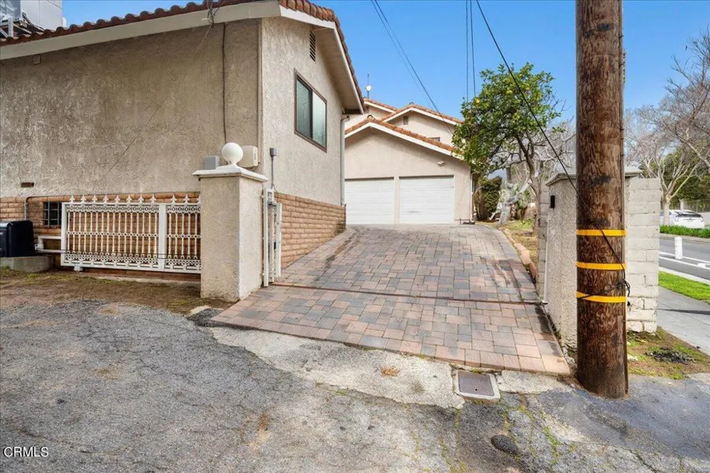2222 Pier Avenue Santa Monica, CA 90405