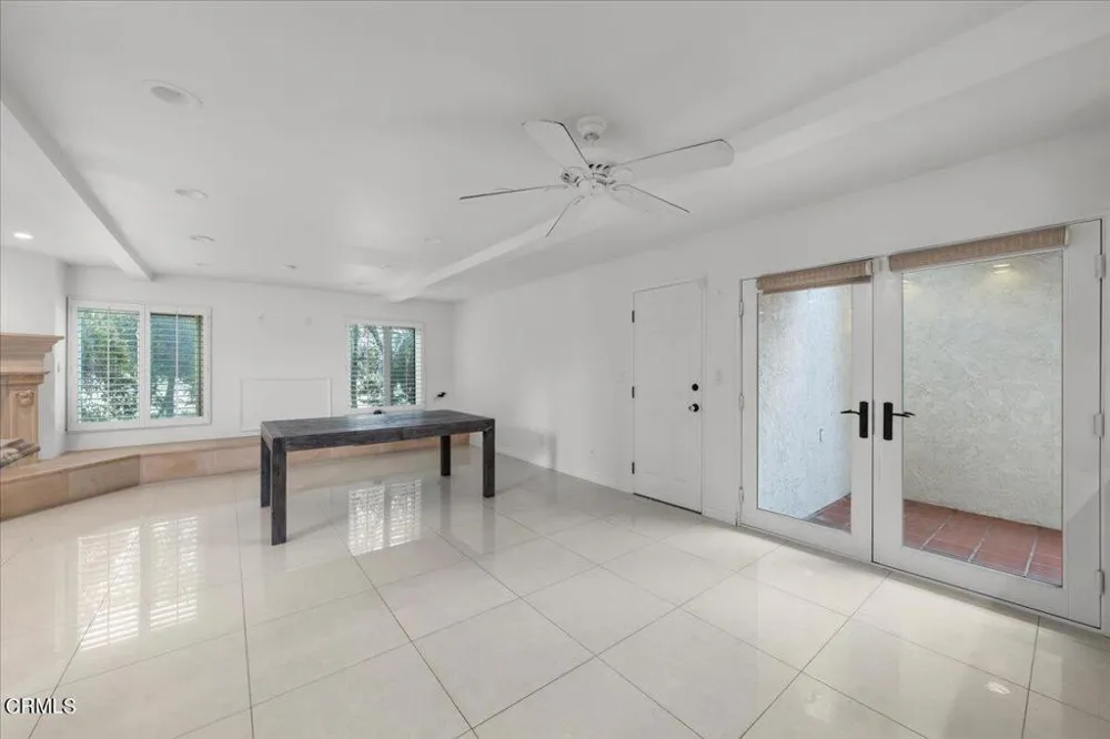 2222 Pier Avenue Santa Monica, CA 90405