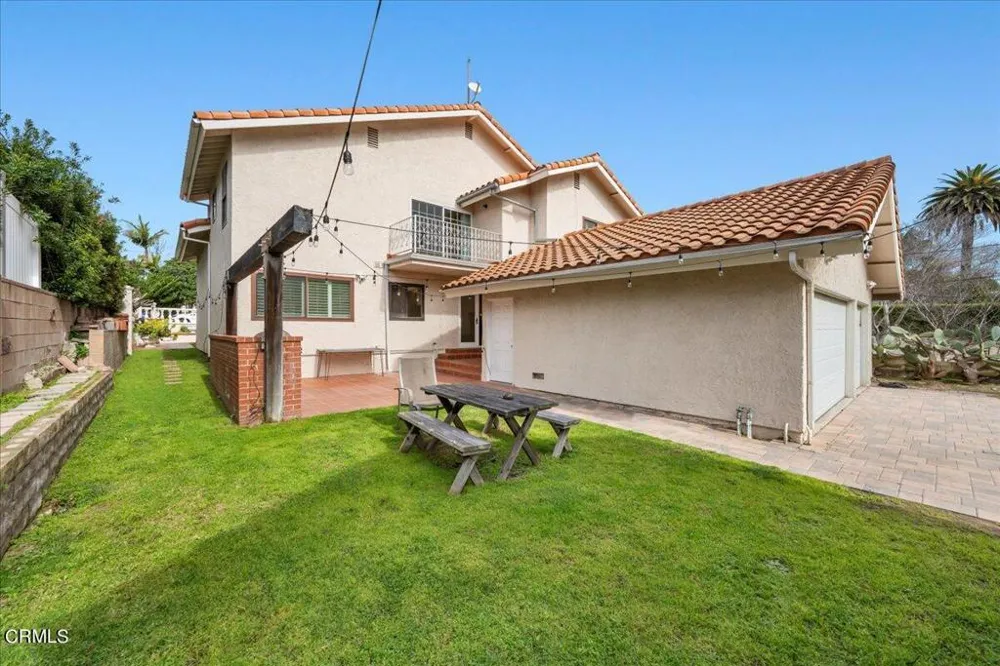 2222 Pier Avenue Santa Monica, CA 90405