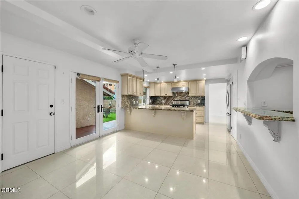 2222 Pier Avenue Santa Monica, CA 90405