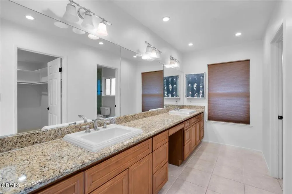 2222 Pier Avenue Santa Monica, CA 90405