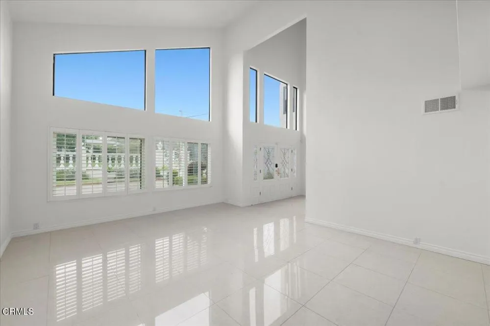 2222 Pier Avenue Santa Monica, CA 90405