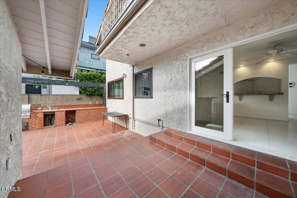 2222 Pier Avenue Santa Monica, CA 90405