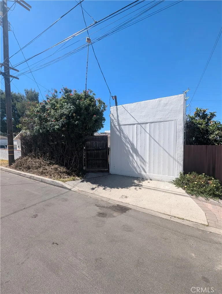 10370 Tujunga Cyn Blvd Tujunga, CA 91042