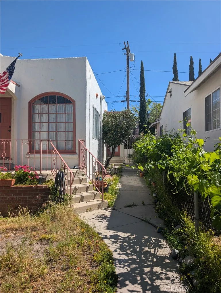 10370 Tujunga Cyn Blvd Tujunga, CA 91042