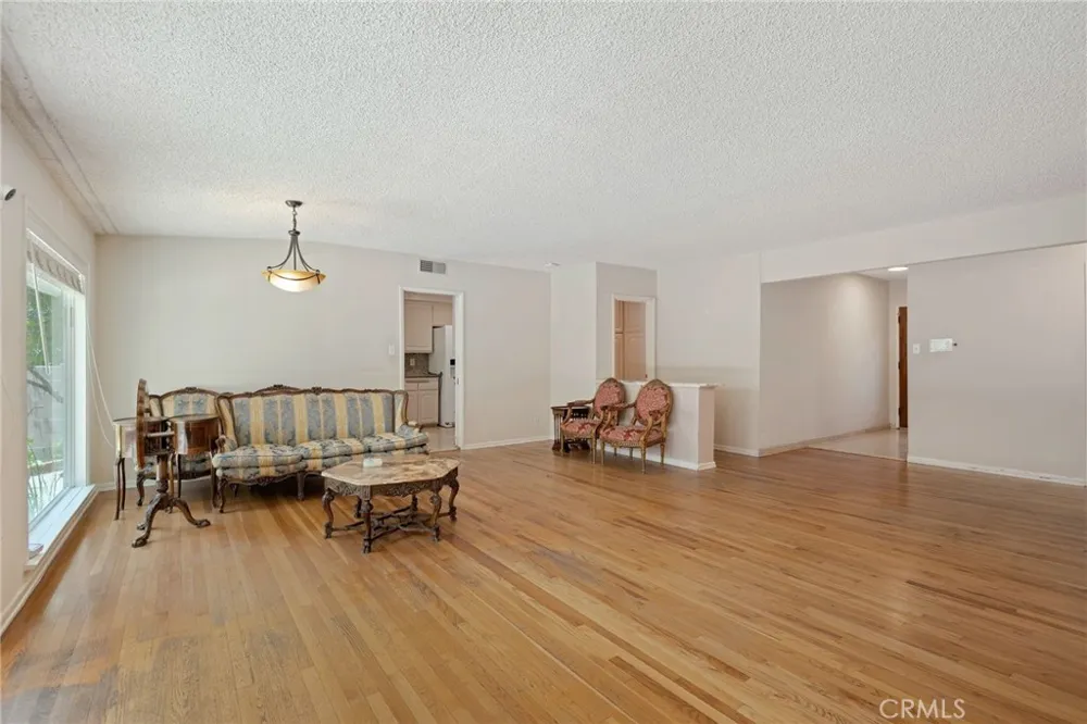 6217 Van Noord Avenue Van Nuys, CA 91401