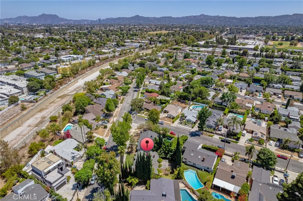6217 Van Noord Avenue Van Nuys, CA 91401