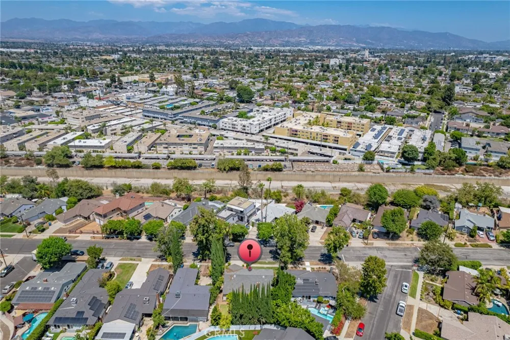 6217 Van Noord Avenue Van Nuys, CA 91401