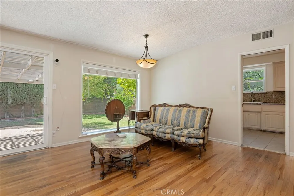 6217 Van Noord Avenue Van Nuys, CA 91401