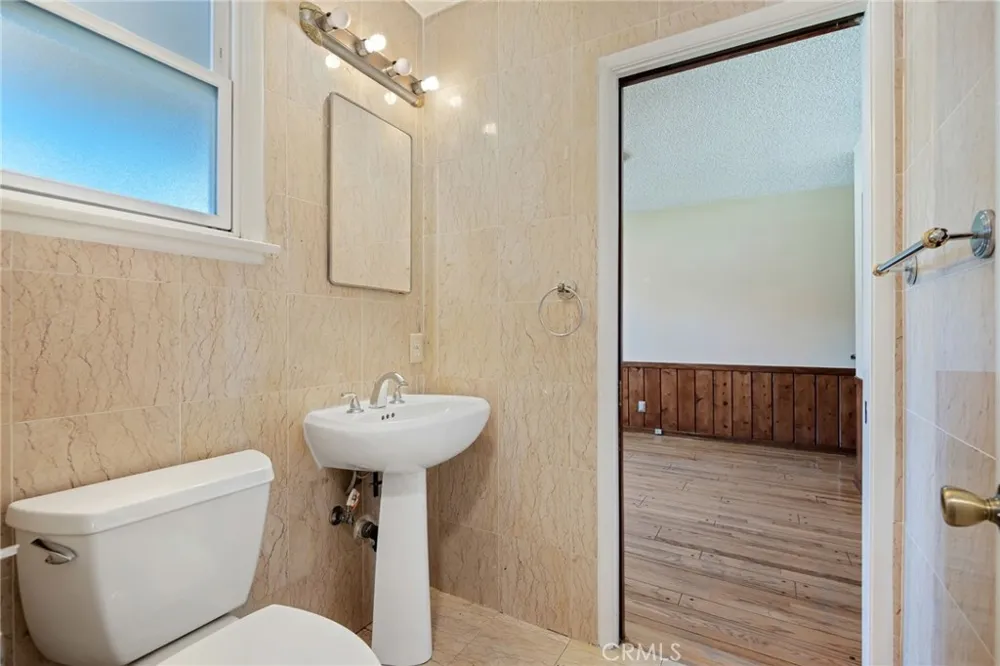 6217 Van Noord Avenue Van Nuys, CA 91401