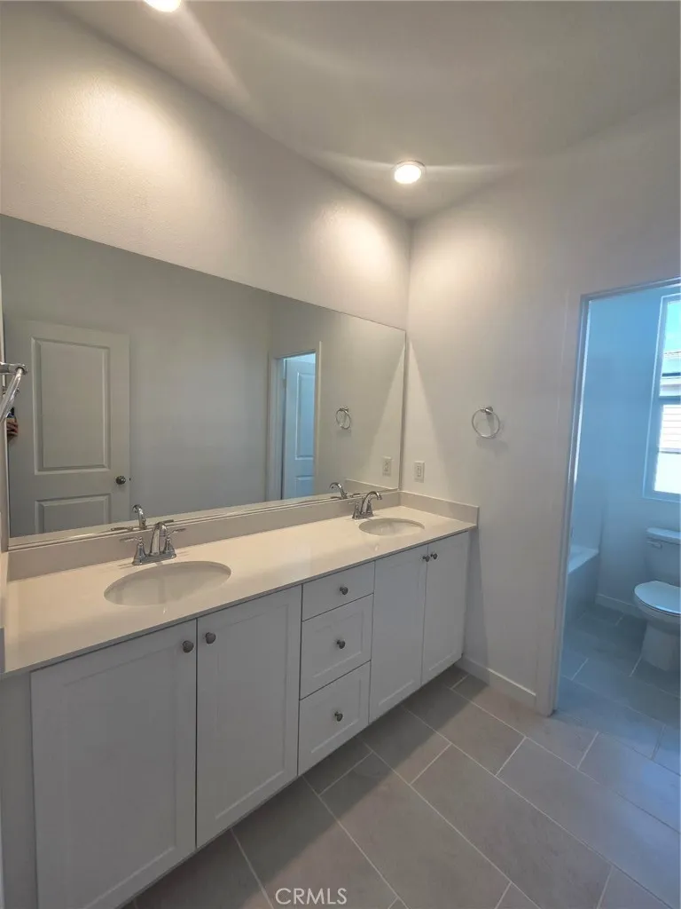 16492 Botanical Lane Fontana, CA 92336