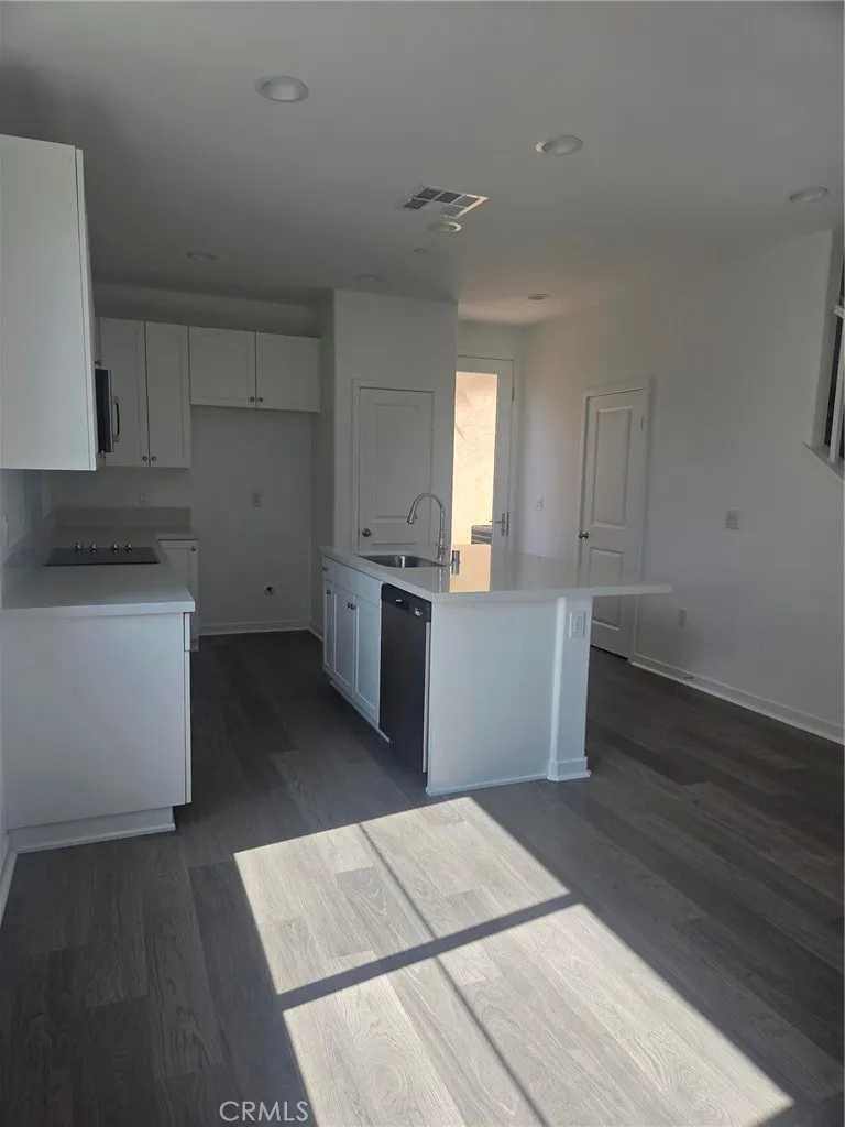 16492 Botanical Lane Fontana, CA 92336