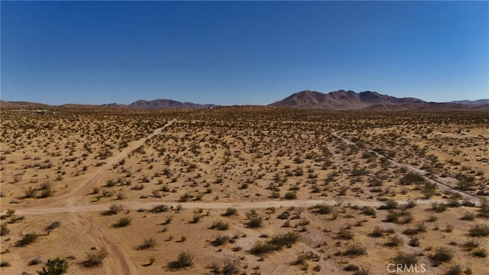747 Langley Street Apple Valley, CA 92307
