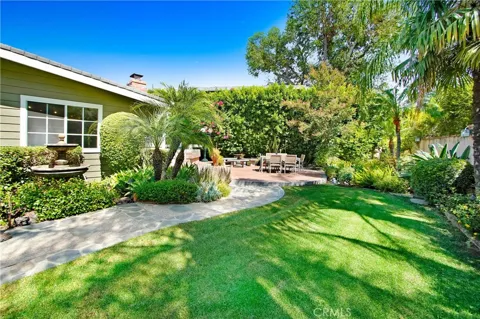 5062 Avenida Hacienda