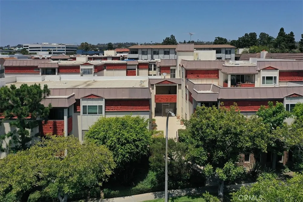 5651 Sumner #109 Culver City, CA 90230