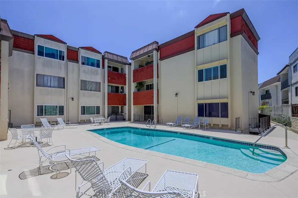 5651 Sumner #109 Culver City, CA 90230