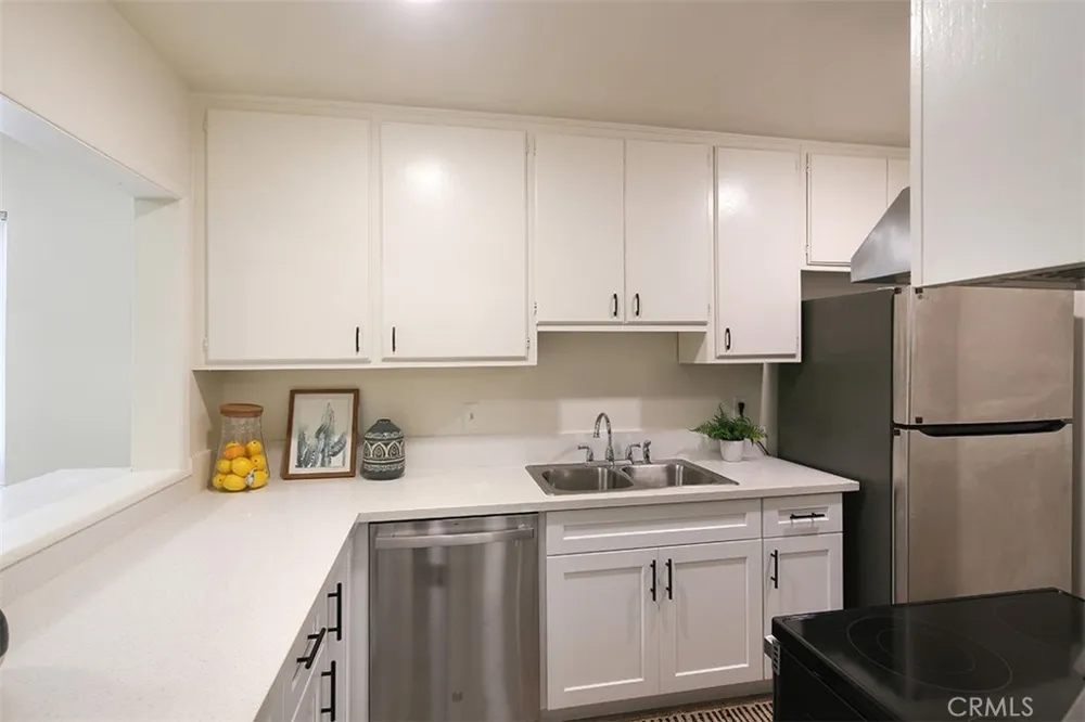 5651 Sumner #109 Culver City, CA 90230