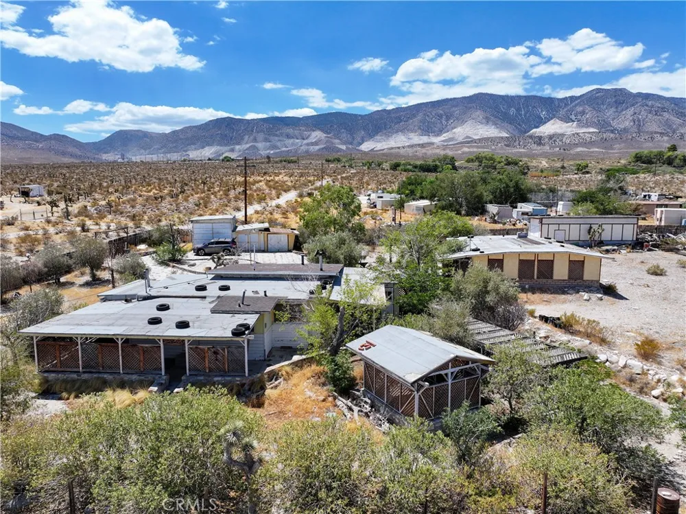 7594 Fairlane Lucerne Valley, CA 92356
