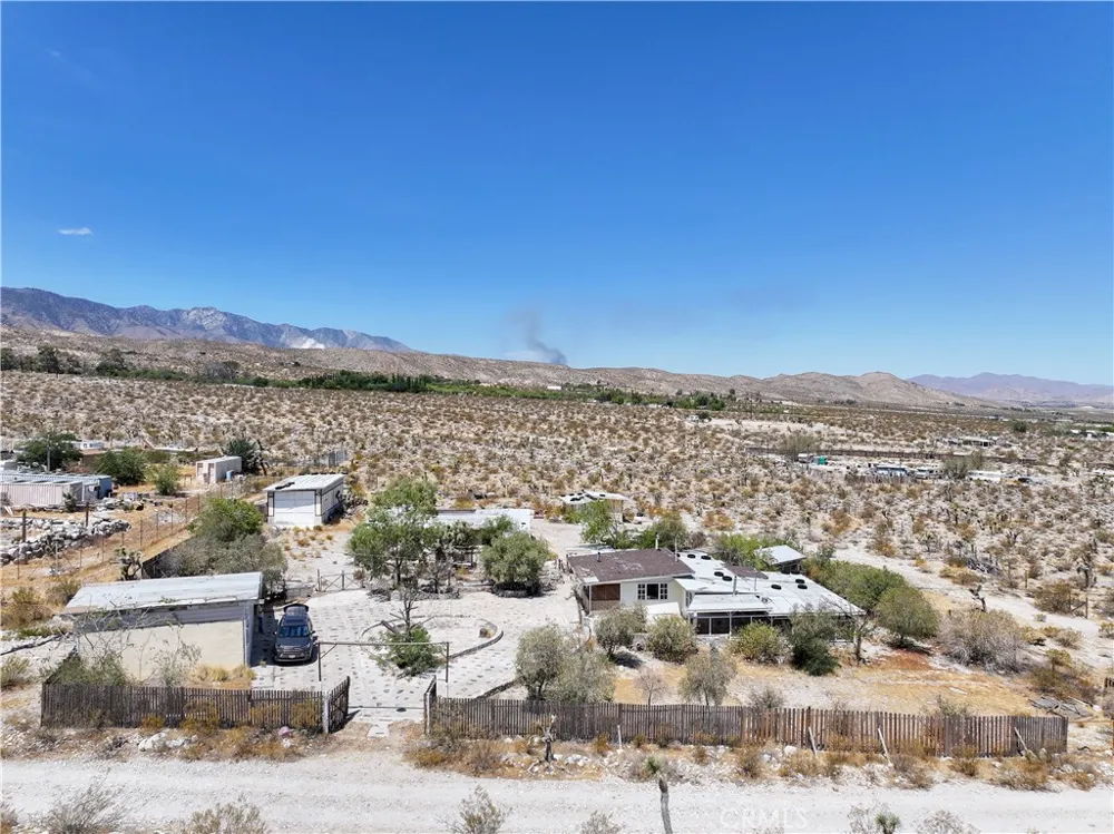 7594 Fairlane Lucerne Valley, CA 92356