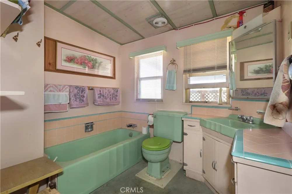 7594 Fairlane Lucerne Valley, CA 92356