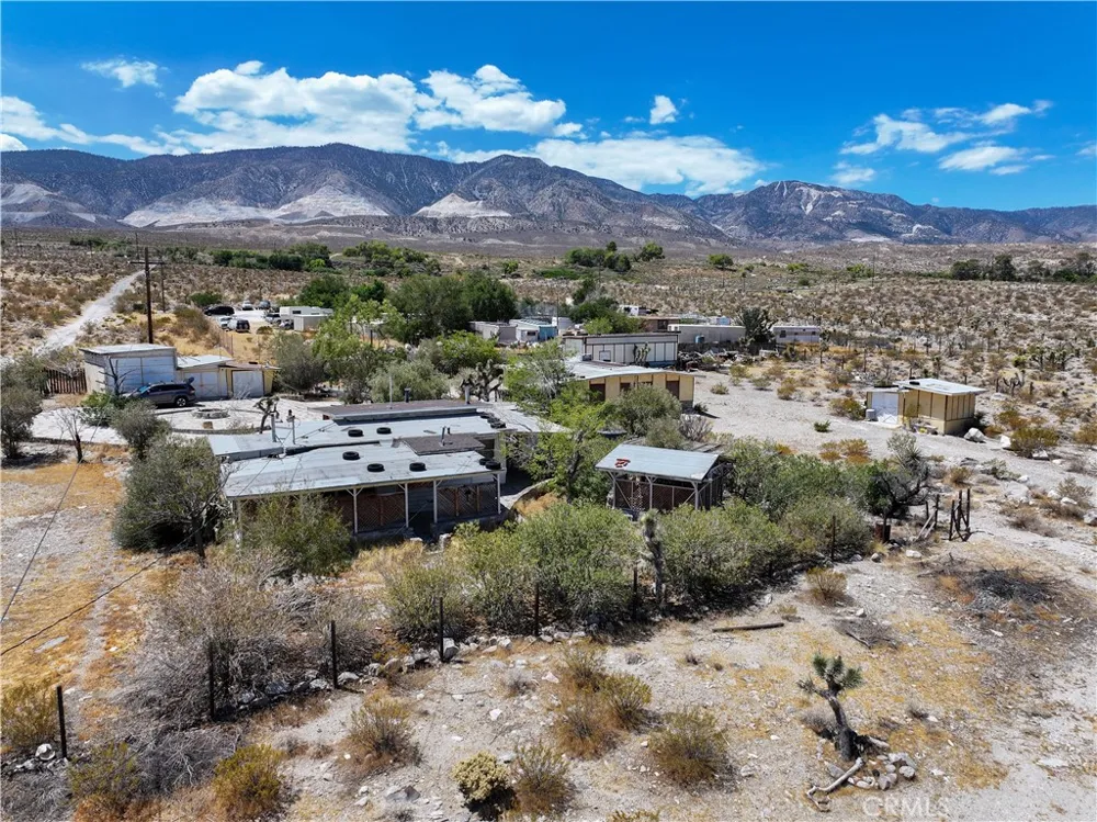 7594 Fairlane Lucerne Valley, CA 92356