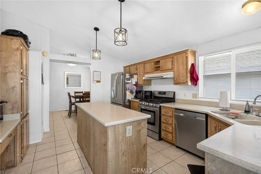 140 W Pioneer #77 Redlands, CA 92374