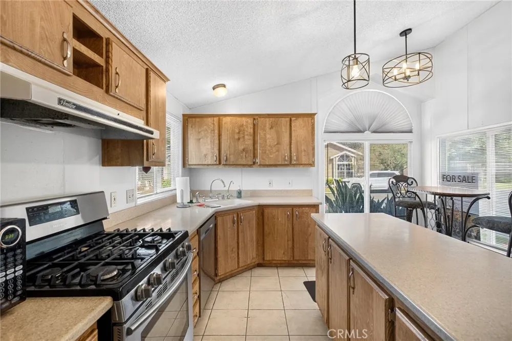 140 W Pioneer #77 Redlands, CA 92374