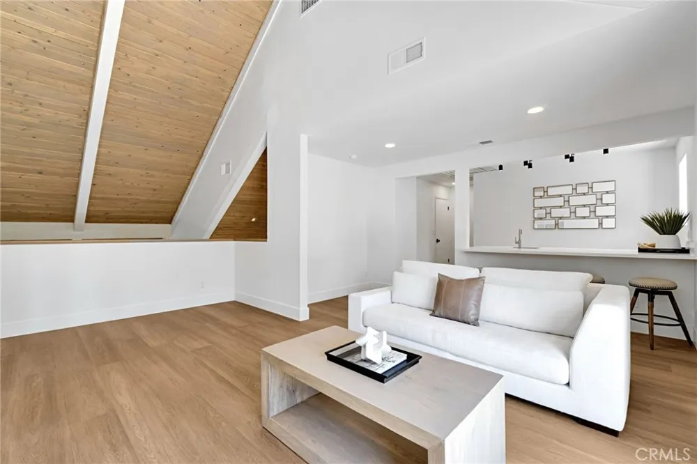 7442 Tahan Fresno, CA 93711