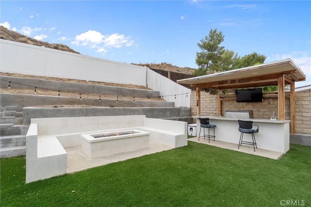 29315 Abelia Rd Canyon Country, CA 91387