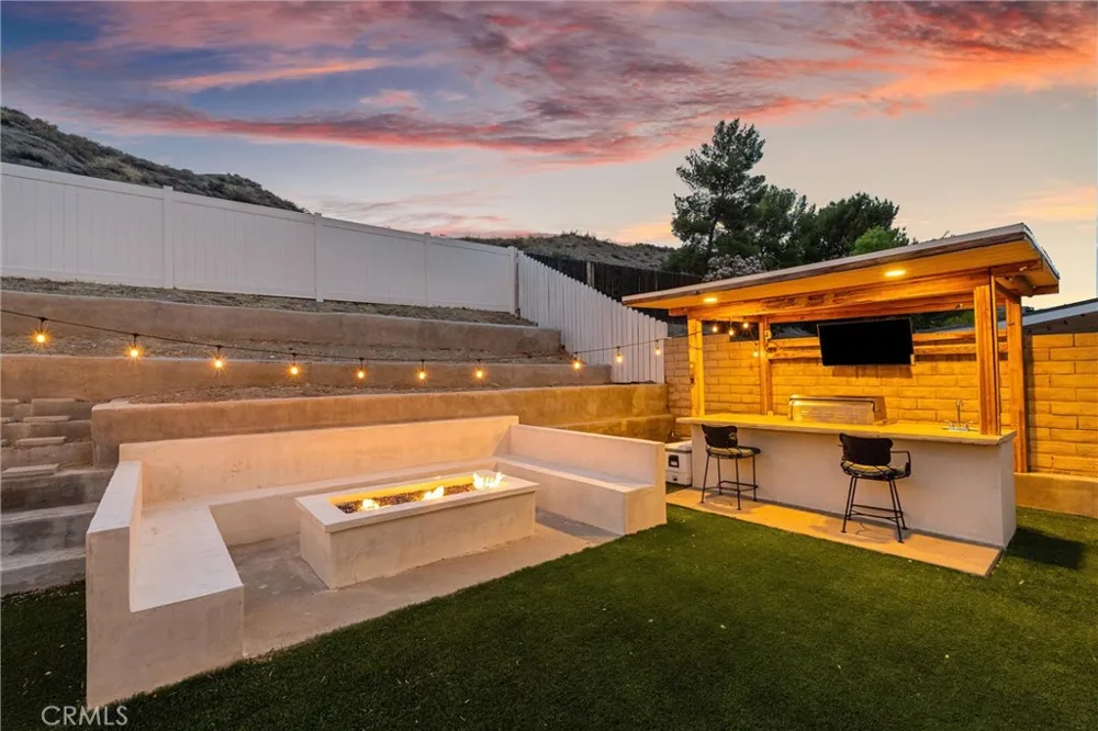 29315 Abelia Rd Canyon Country, CA 91387