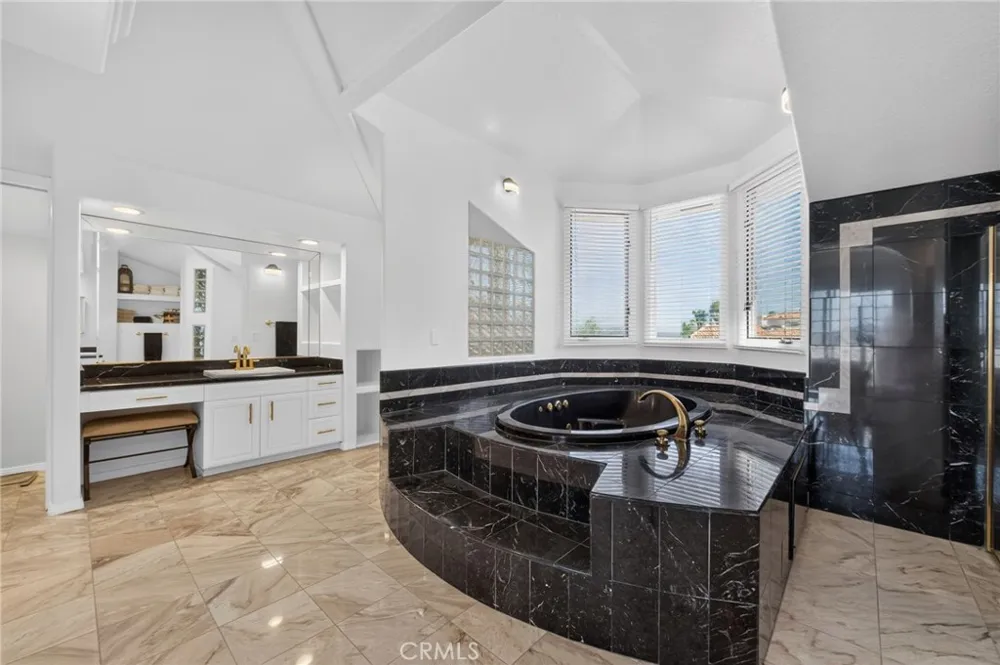 17943 Highlands Ranch Poway, CA 92064