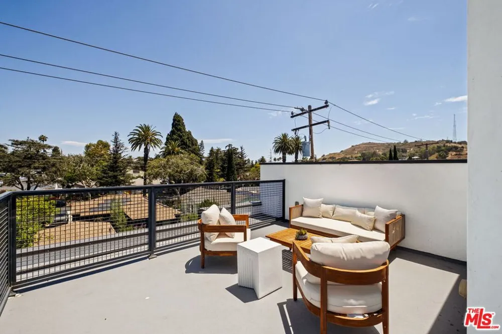 4180 Duquesne Avenue #3 Culver City, CA 90232