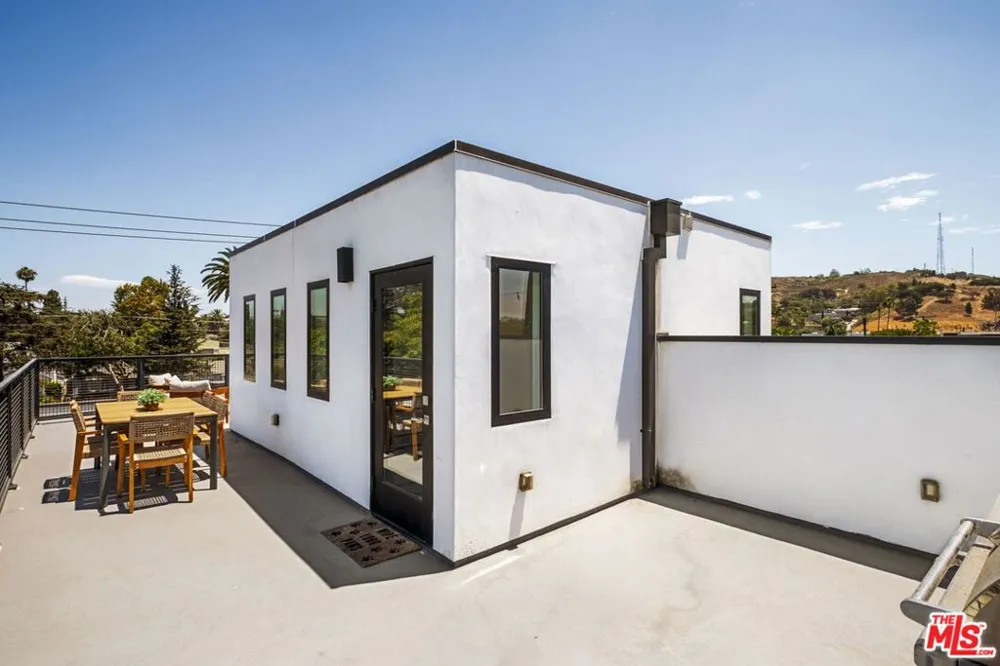 4180 Duquesne Avenue #3 Culver City, CA 90232