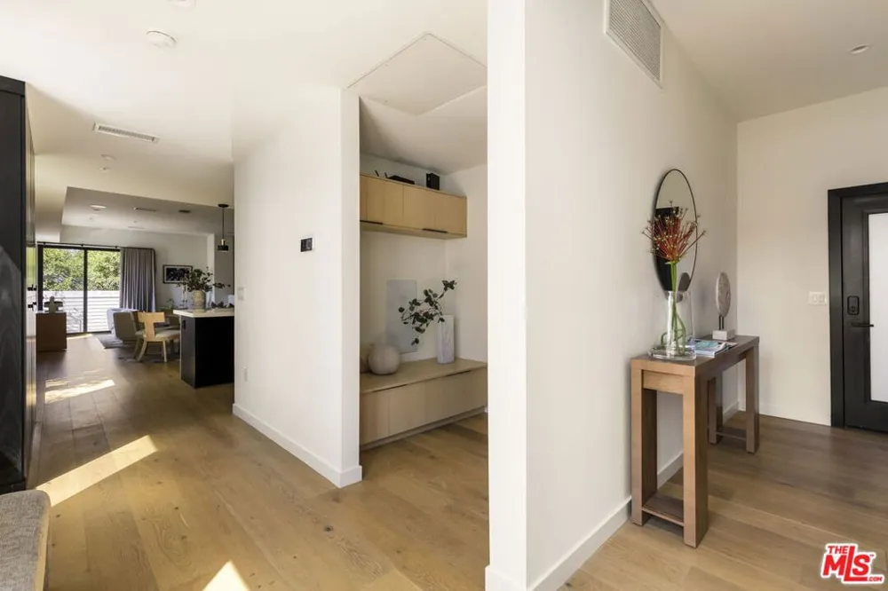 4180 Duquesne Avenue #3 Culver City, CA 90232