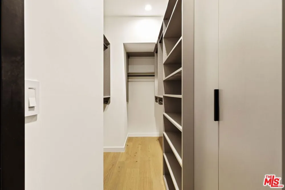 4180 Duquesne Avenue #3 Culver City, CA 90232