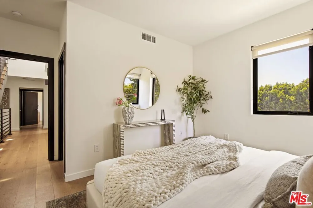 4180 Duquesne Avenue #3 Culver City, CA 90232